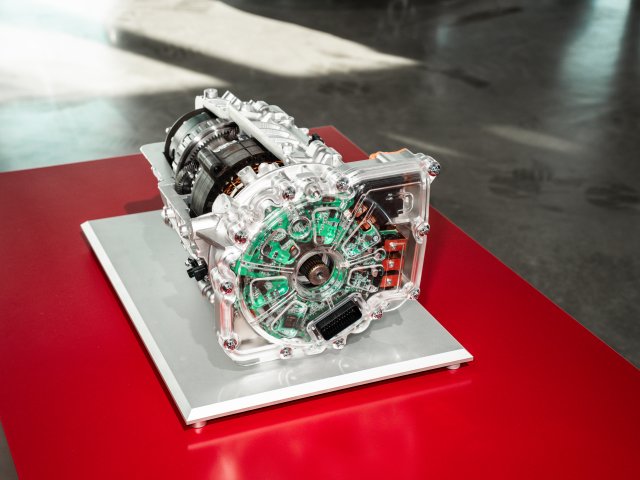 MG otvára vývojové centrum v Nemecku, predstavuje nové batérie SolidCore a posilňuje svoju pozíciu v segmente hybridných vozidiel